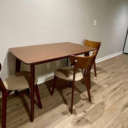 Aksarben Gem- Wfh Corner Desk & Minutes From I-80 Apartment Омаха Екстериор снимка